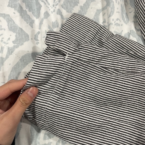 Hollister Pants - Picture 5 of 7